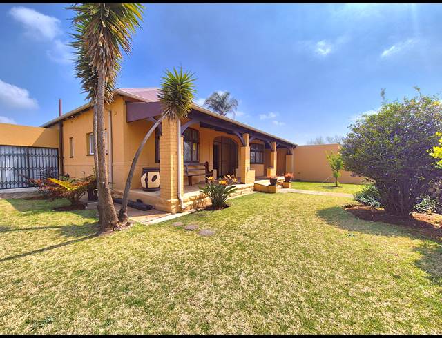 7 BEDROOM HOUSE FOR SALE IN BRAKPAN CENTRAL